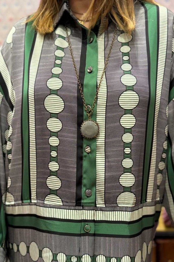 Camicia medio-lunga dalla vestibilità morbida